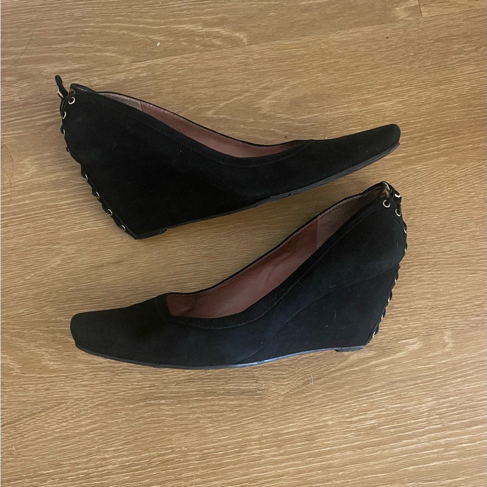 Richard Tyler suede wedges